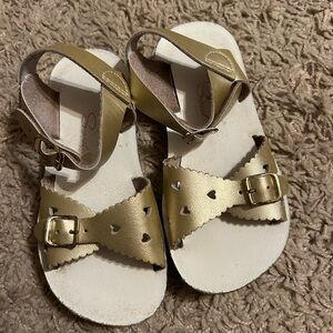 Gold Sun San Sweethearts size 9